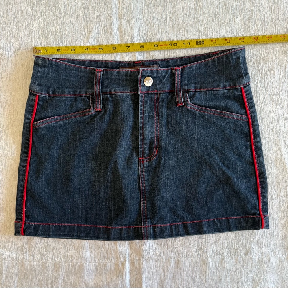 Womens Size 7/8 Dark Wash Denim Mini Skirt Red Stitch Low Rise - Picture 7 of 13